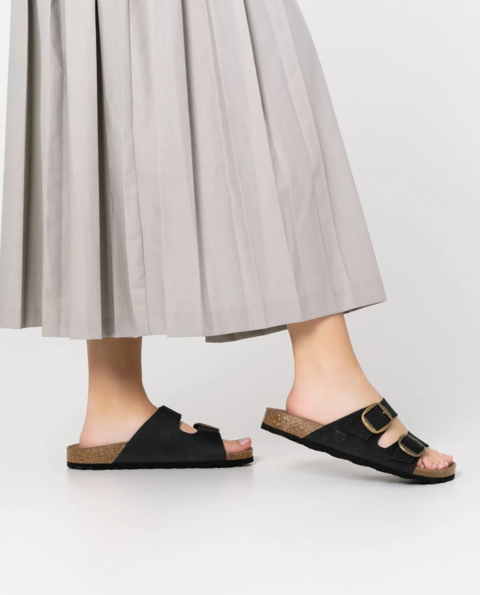 flat_sandal_granada_black_1-1.webp Yokono Flat Sandal GRANADA-700 Black Clearance