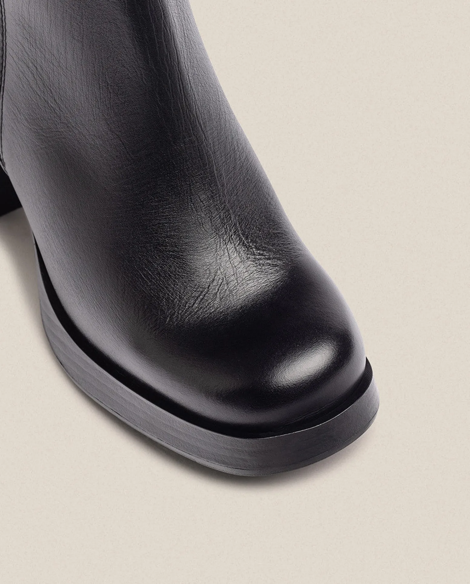 heeled_ankle_boot_kolin_b_2.webp Yokono Heeled Ankle Boot KOLIN-007 Black Online