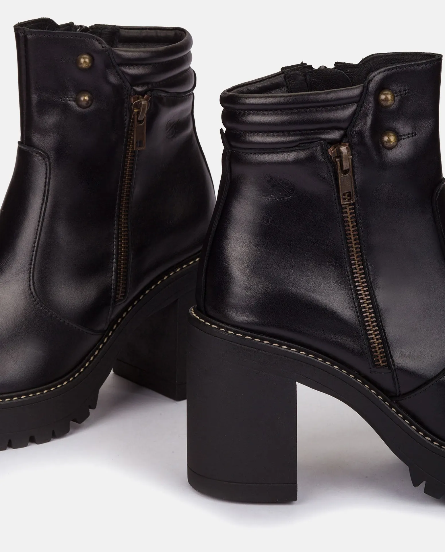 heeled_ankle_boot_tuna_bl_2-1.webp Yokono Heeled Ankle Boot TUNA-002 Black Cheap