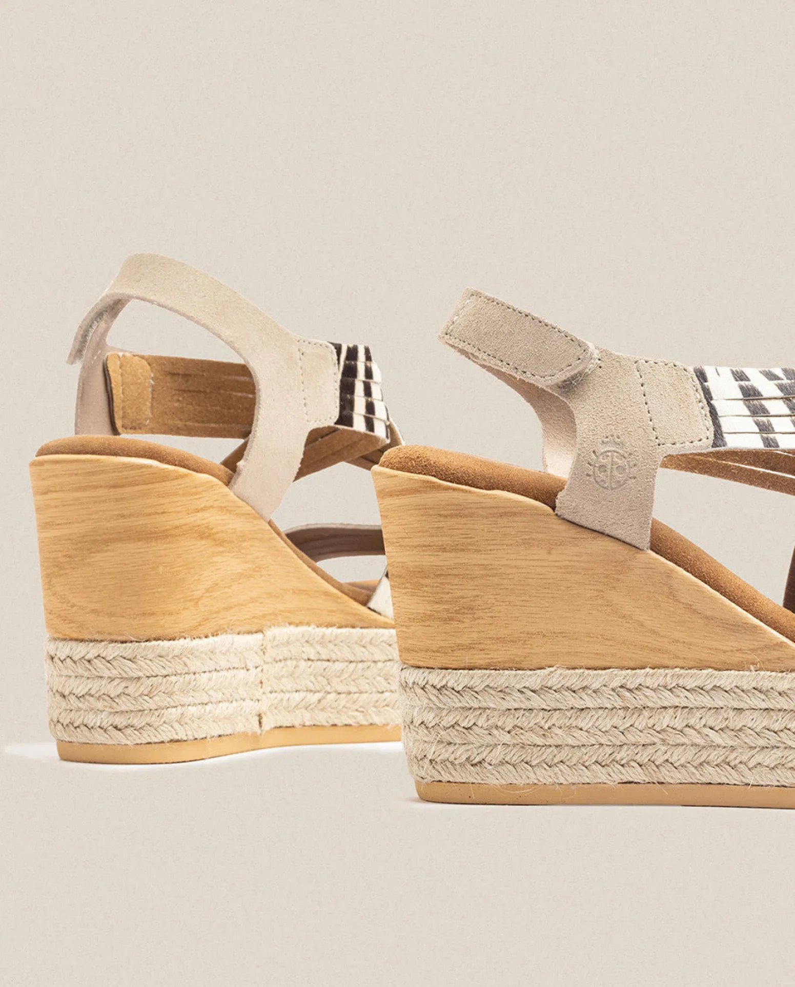 wedge_sandal_mey__zebra_1.webp Yokono Wedge Sandal Mey 003 Zebra Outlet